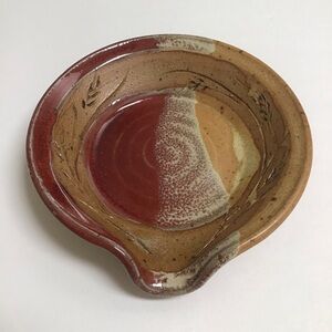 Studio Art Pottery Saucer Bowl Spout Burgundy Tan Speckle SIGNED Wheat Stoneware